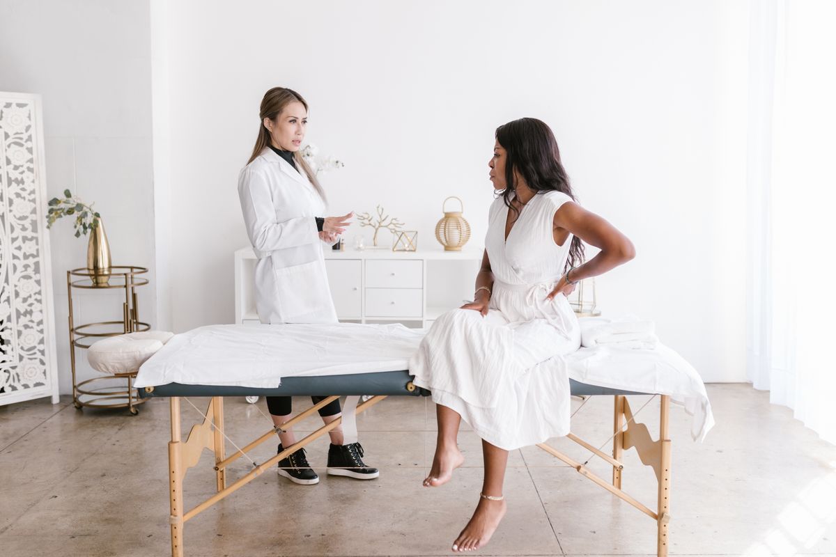 Consulta médica num consultório profissional